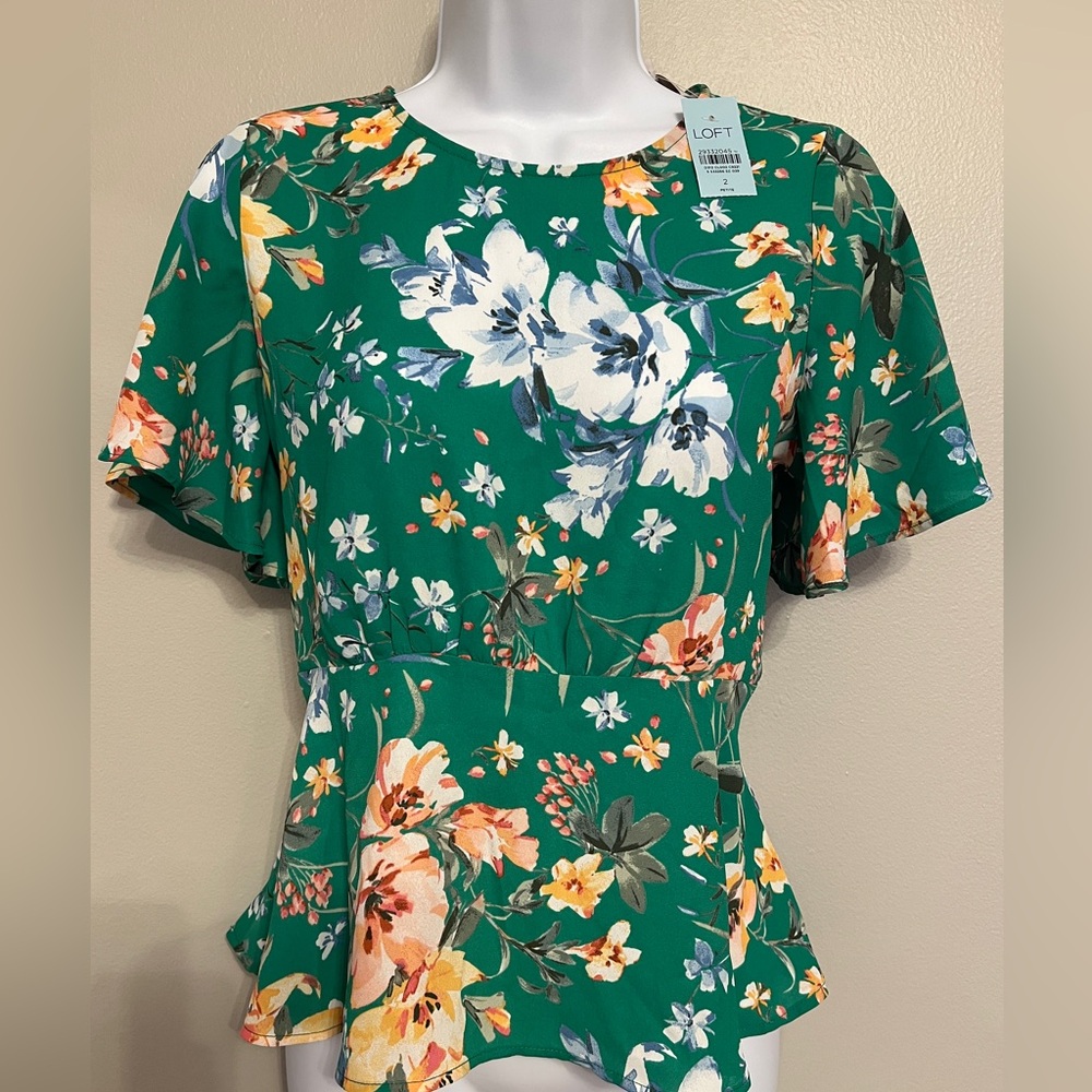 Loft floral peplum top, brand new, size 2 petite